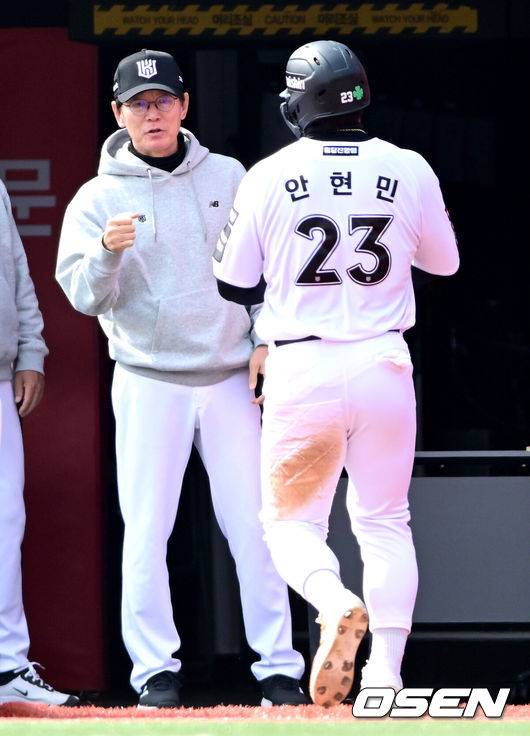 ‘KIA→10억 KT행’ FA 포수 역전 투런포 폭발! KT, 두산 7-3 잡고 시범경기 최종전 승리…오윤석 쐐기포+보쉴리 QS [수원 리뷰]