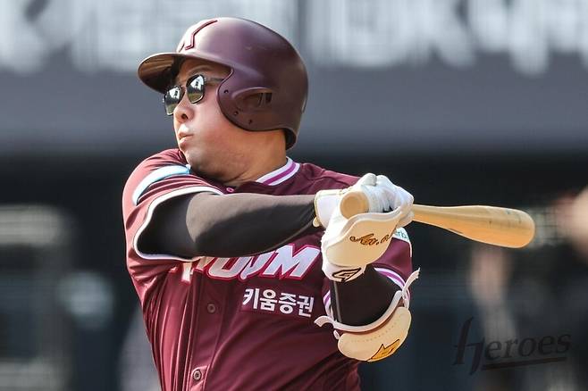 한화 떠난 72억 이적생 폭주! 투런포→쐐기 2타점…'볼볼볼볼볼' LG 2연패-키움 2연승 마무리 [잠실 게임노트]