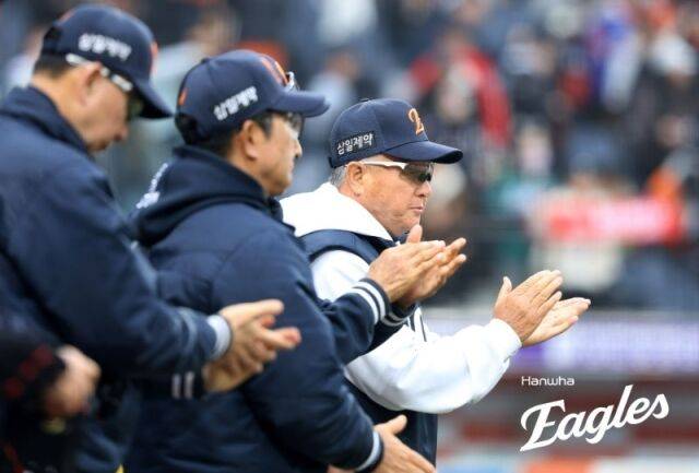 한화에 이런 선수 있었구나, 3홈런 타자가 또 끝내기포라니…김경문