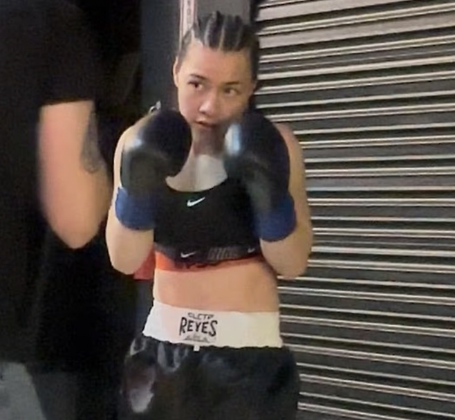 시작 78초 만에 '머리 가격 KO패' 19세 여자 복서 코마 상태에서 호전...