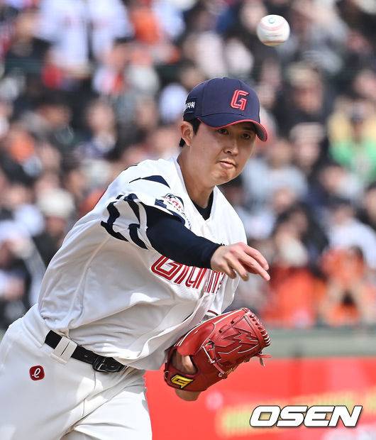 “삼진 잡는 능력은 확실하지만…” 150km 아시아쿼터 활용법, 김태형 감독은 왜 고민하나 [오!쎈 인천]