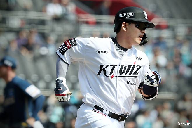 4년 10억 FA가 이렇게 잘할 일? '타율 0.421' 시범경기 대폭발…비결이 뭐예요? 물었더니