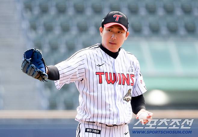 4,5선발 못정한 팀도 있는데... 개막 초반 6선발 가동? 147km 왼손 에이스 복귀각... 괜히 우승후보가 아니네