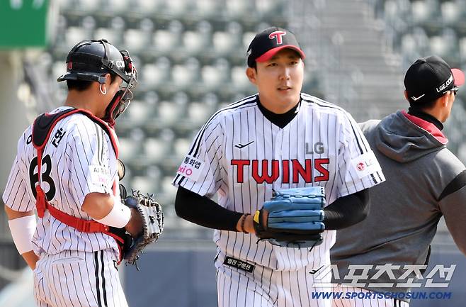 4,5선발 못정한 팀도 있는데... 개막 초반 6선발 가동? 147km 왼손 에이스 복귀각... 괜히 우승후보가 아니네