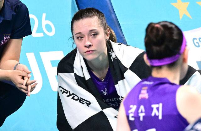 '눈물로 시작해 눈물로 끝난' 레베카의 1년… '김백화'의 뜨거웠던 안녕 [유진형의 현장 1mm]