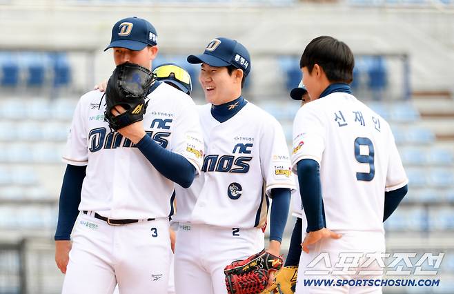 [오피셜]'최악 시나리오 현실됐다' 1선발 복사근 파열 →