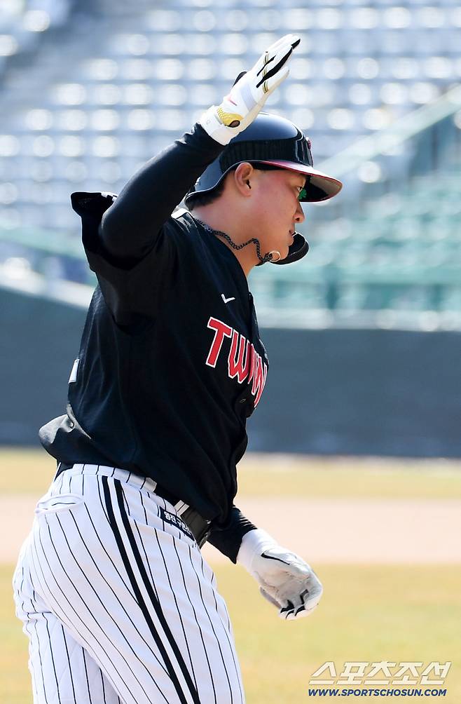 올해는 탱탱볼인가! 시범경기 홈런 100개 오버 →