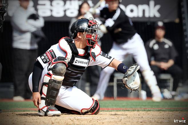 '단돈 10억' 주고 잡아왔는데…시범경기 4할 타율+2홈런 대폭격! '3년간 무홈런' KIA→KT 포수 심상찮다? 올해 반전 이뤄내나