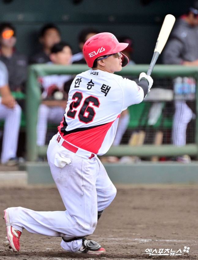 '단돈 10억' 주고 잡아왔는데…시범경기 4할 타율+2홈런 대폭격! '3년간 무홈런' KIA→KT 포수 심상찮다? 올해 반전 이뤄내나