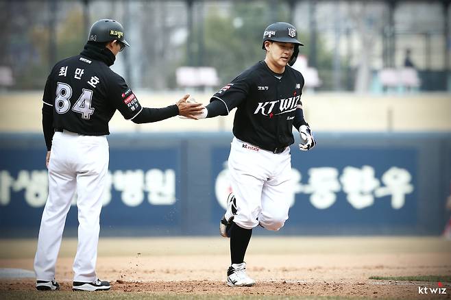 '단돈 10억' 주고 잡아왔는데…시범경기 4할 타율+2홈런 대폭격! '3년간 무홈런' KIA→KT 포수 심상찮다? 올해 반전 이뤄내나