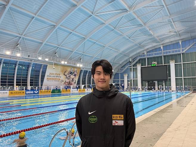 수영 김영범, ‘선배’ 황선우 제쳤다…AG 대표선발전 자유형 100m 우승