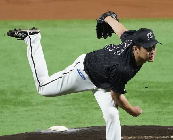한국 상대 156km 던진 후유증인가, 롯데 日 우완 어깨 불편감 호소→개막전 합류 불발…