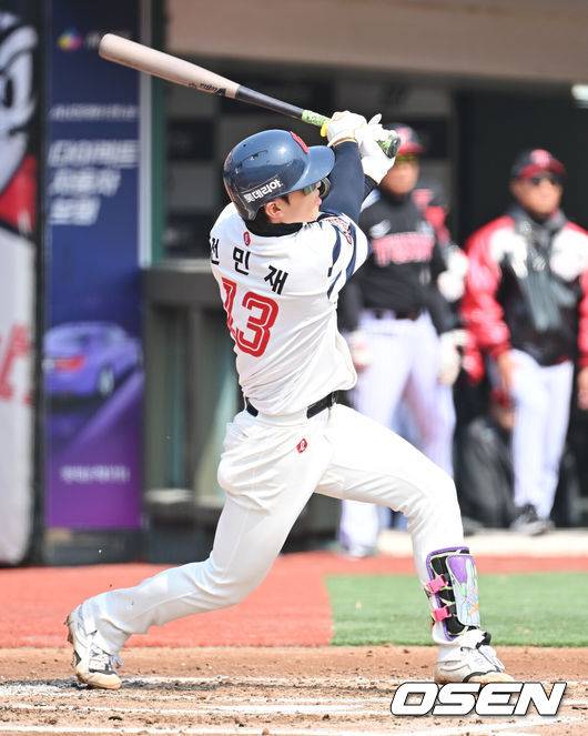 초대형 트레이드로 롯데 온 복덩이, 타율 .179 부진이라니 대체 무슨 일인가 “방망이 타이밍이 아예 맞지 않아”