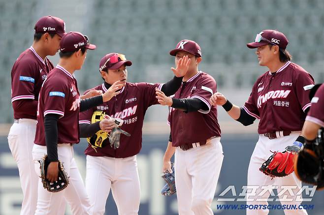 '냉정하네' 시범경기 1위 롯데가 꼴찌 후보라니! 키움은 100% 선택[개막특집설문]