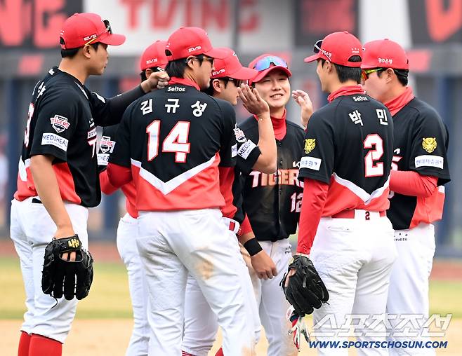 '냉정하네' 시범경기 1위 롯데가 꼴찌 후보라니! 키움은 100% 선택[개막특집설문]