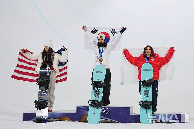 최가온 태극기 펴준 '동메달' 日 오노 미츠키…대기업 입사 '눈길'