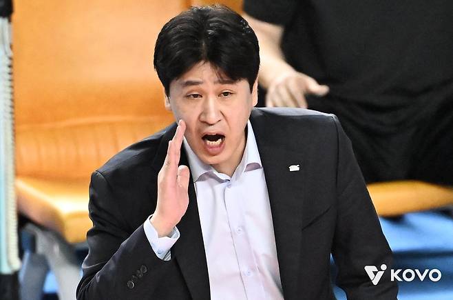 女배구 정규리그 1위 도로공사, 김종민 감독에 사실상 경질 통보