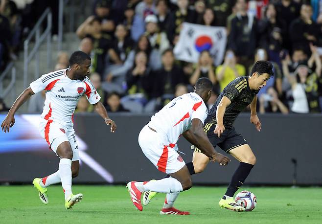 드디어 영국이 손흥민 찾는다,