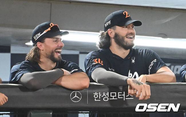 '33승 폰와급' 듀오? 시범경기 성적은 물음표였다…롯데의 대반전, 외인 듀오부터 시작될 수 있을까