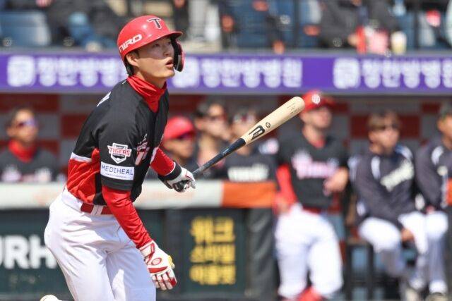 김도영 강제로 지명타자 시켜야 할 판인데 “1군 100G에 AVG 0.280”이라니…KIA 가려운 곳까지 긁는다 ‘돌풍 예고’