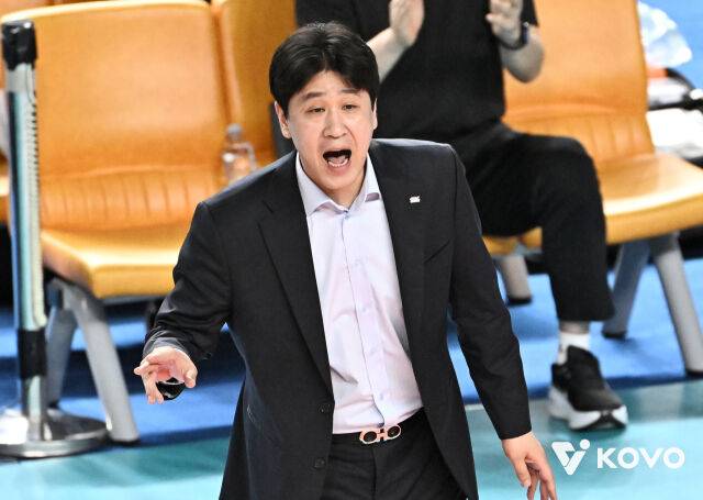 '축제' 봄배구에 찬물, 상도 상실한 '1위팀' 도로공사...김종민 감독 경질 시점·발표 시간까지 논란, V-리그 향한 존중 어디로?