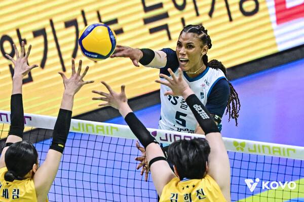 '실바 40점' GS칼텍스, 현대건설 꺾고 '챔프전 진출 100% 확률' 잡았다[여자부 PO1]