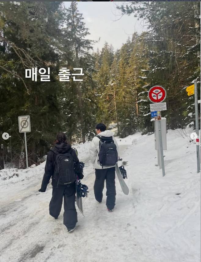 '딸' 최가온 위해…삽 들고, '차 뒤덮은' 눈 치웠다→