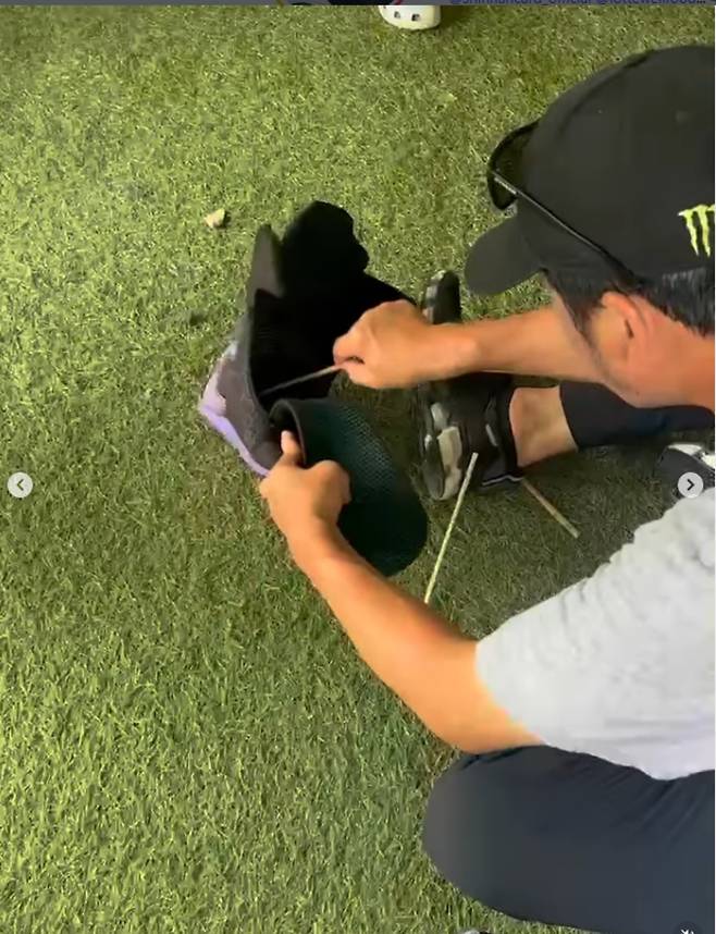 '딸' 최가온 위해…삽 들고, '차 뒤덮은' 눈 치웠다→