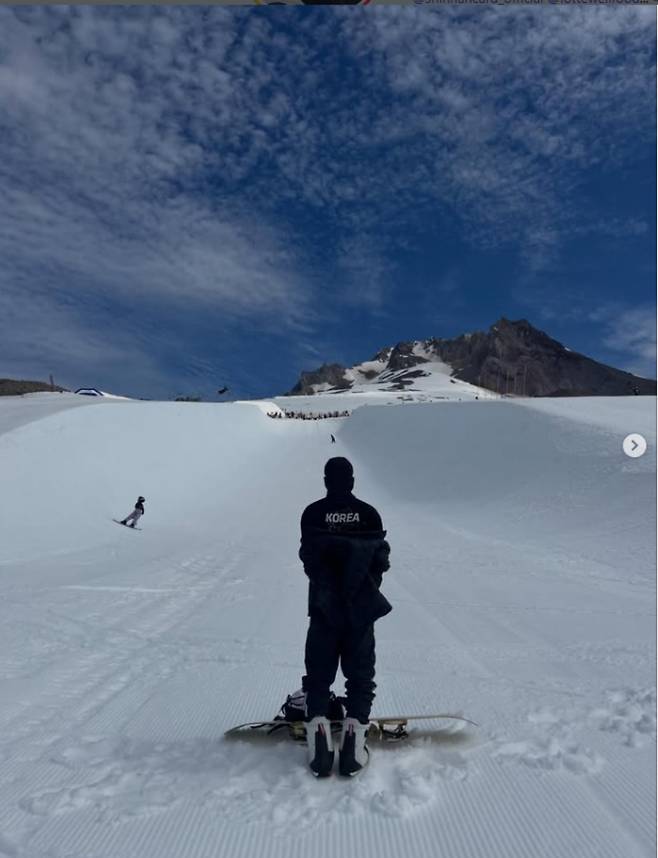 '딸' 최가온 위해…삽 들고, '차 뒤덮은' 눈 치웠다→
