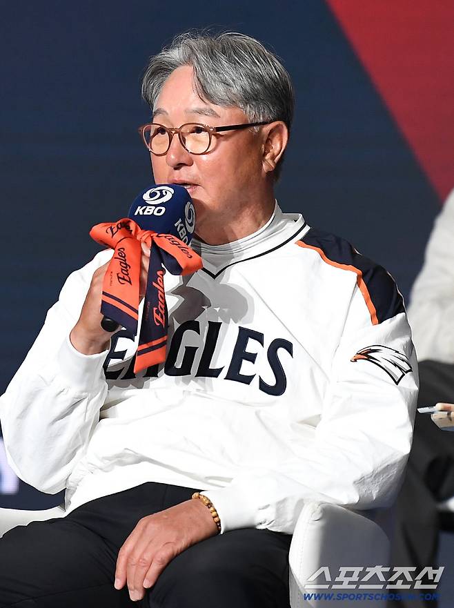 '또?' 한화 307억 얘기뿐, 당사자도 없는데…'시즌 종료 공약'은 뭐야? 미디어 없던 미디어데이