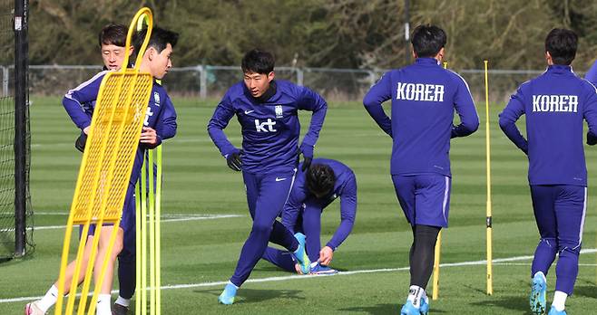 런던 맛집 소개까지! 손흥민 ‘제2 고향’ 英서 힐링, 새해 첫 필드골 정조준…월드컵 ‘가상의 남아공전’ 개봉박두 [SS 밀턴 케인즈 현장]