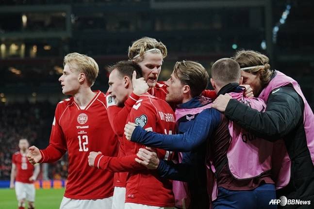 홍명보호 월드컵 첫 상대, '역시 최강' 덴마크 유력... 북마케도니아 4-0 완파→유럽 PO 결승 선착