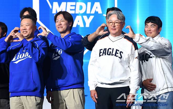 점점 산으로 가는 미디어데이, 모두가 불편한데 뭐하러 고집하나...대안도 충분히 있다 [미디어데이 현장]