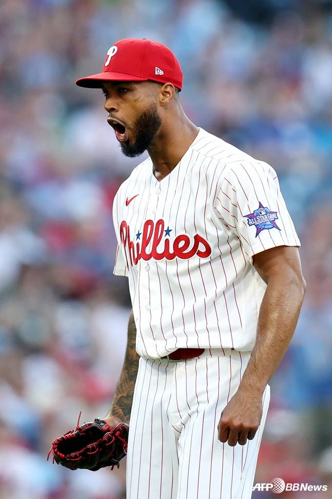 '이래서 韓이 꼼짝 못했구나' 사이영 2위 PHI 산체스, MLB 개막전서 KKKKKKKKKK 압도적 위엄 뽐냈다