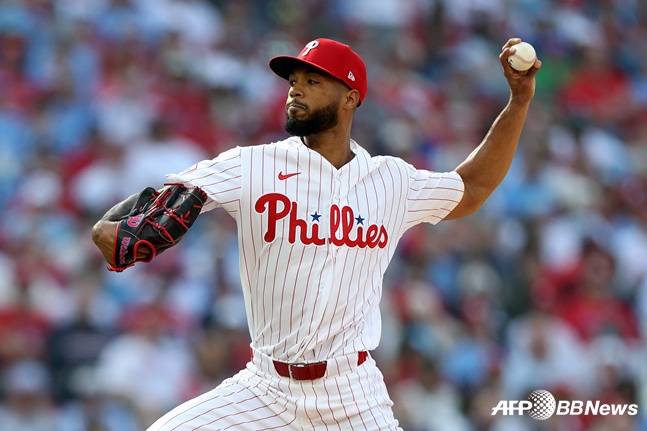 '이래서 韓이 꼼짝 못했구나' 사이영 2위 PHI 산체스, MLB 개막전서 KKKKKKKKKK 압도적 위엄 뽐냈다