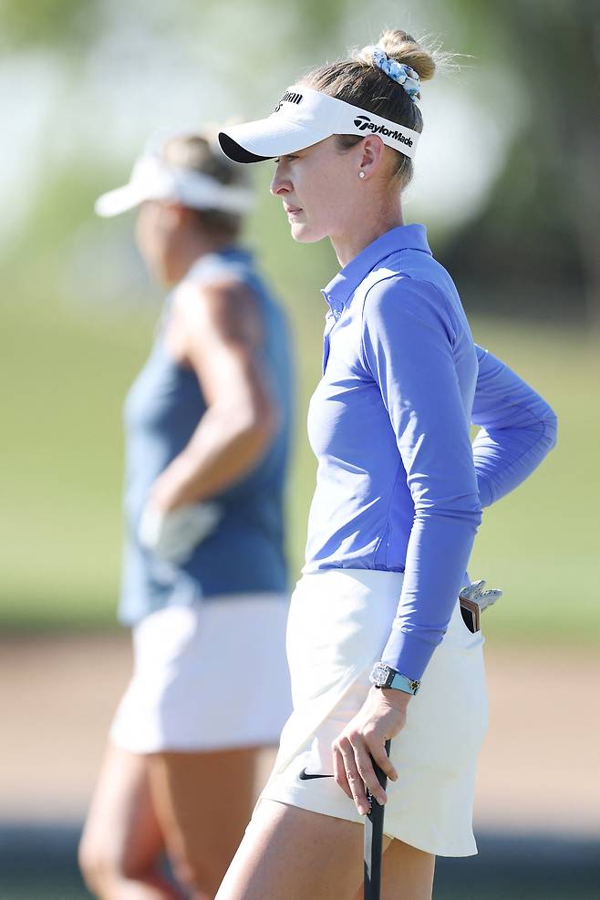 윤이나 ‘279야드 장타’로 만든 ‘이글 2개’ 67타…같은 조 제니 배는 ‘홀인원＋이글’ 66타