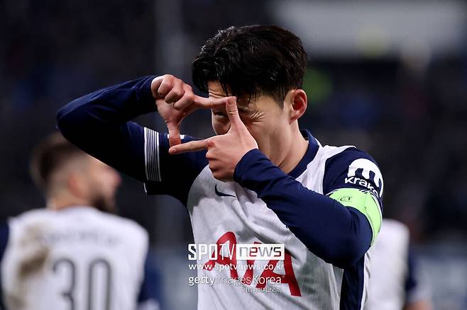 '역시' 손흥민, 또 일 냈다...유럽 5대 리그 역사상 '47위' 쾌거→월드컵 역대 득점 1위, 옛 스승도 제쳤다