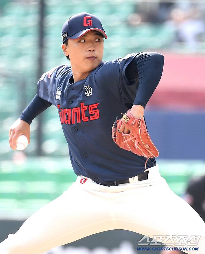 이판사판이다! 롯데, 결국 FA 노진혁 쓴다 → 신인 3명까지 대거 개막엔트리 포함