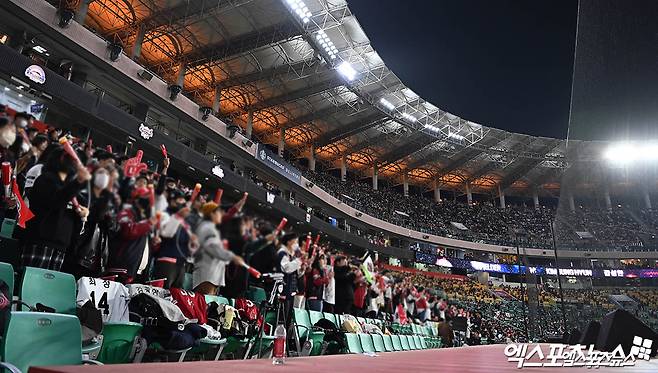 문학야구장, 끝내 무너진다…인천도 'K-팝 초대형 돔구장' 유치 움직임→문학경기장 돔 씌우고, 야구장 부지는 부대시설로?