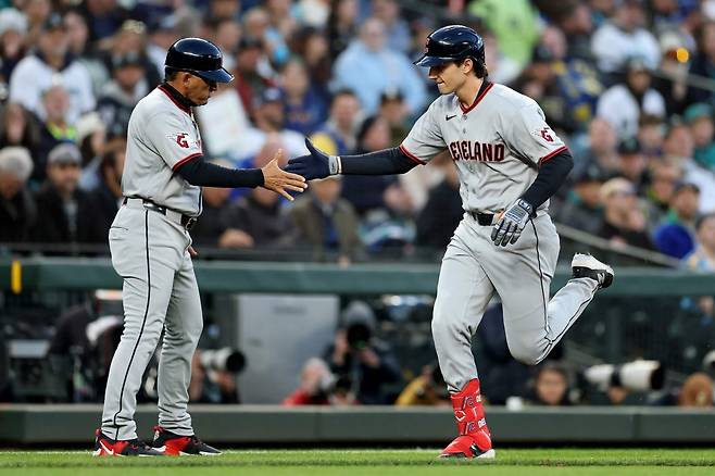 '와' 이런 선수가 나타나다니…'ML 역대 7번째' 데뷔전 멀티홈런→