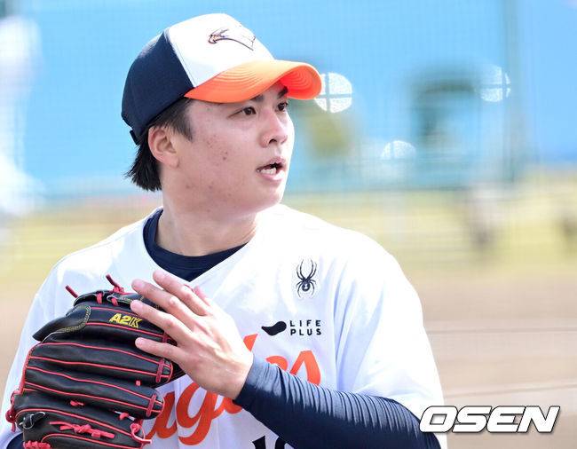 아시아쿼터 딱 1번 교체 가능하다. KIA 1할 타자, 롯데 ERA 7점대 투수, 완주할 수 있을까