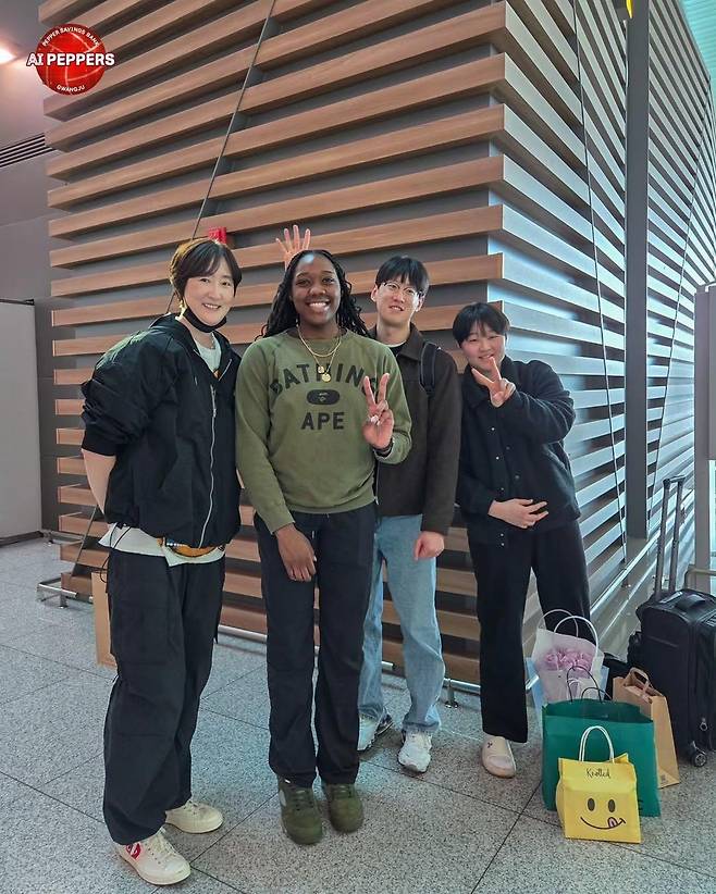 여자배구 페퍼서 뛴 조이, 미국 PVF 올랜도 발키리스와 계약