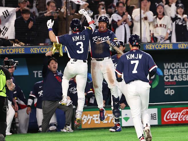 한국전 2이닝 완벽투는 허상이었나…도미니카 출신 마무리 9회 ⅓이닝 4실점, 좌완 에이스는 1⅔이닝 8실점, 개막전서 붕괴 WBC 대표 출신 투수들[민창기의 일본야구]