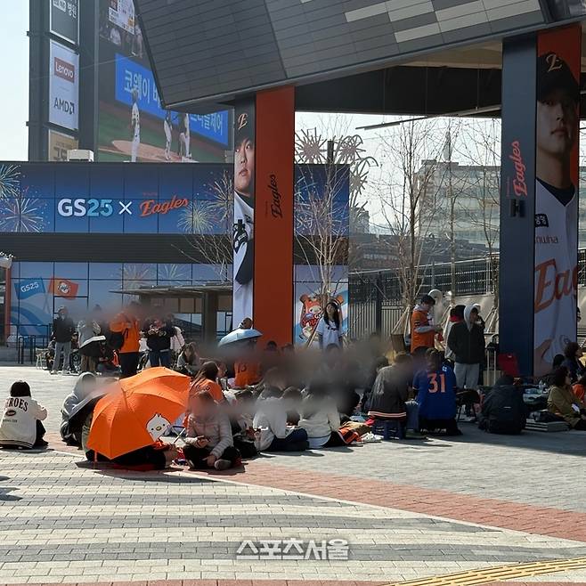 “기차 입석도 매진, 취소표라도 제발” 대전 벌써 인산인해→1300만 시대 서막 올린 ‘신호탄’ [SS현장속으로]