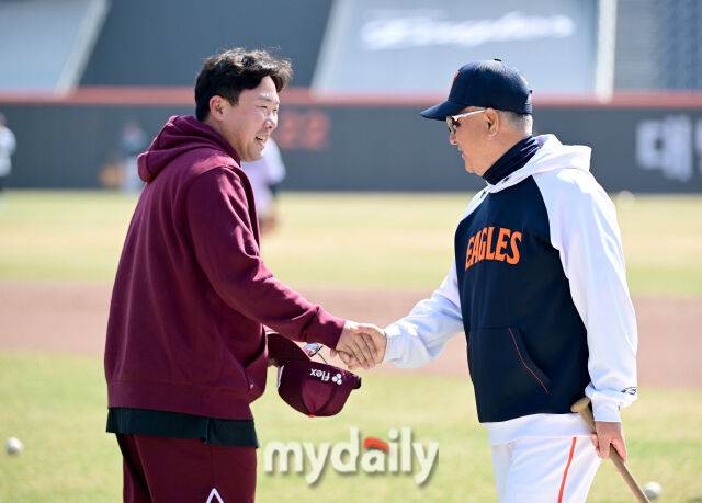 72억 한화 이적→1할대 굴욕→2차 드래프트 키움행, 안치홍이 다시 대전에 왔다…최주환 4번타자, ERA 0.00 에이스 출격 [MD대전]