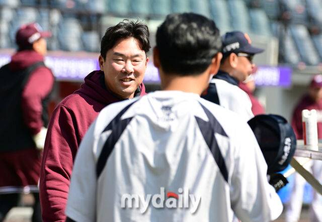 72억 한화 이적→1할대 굴욕→2차 드래프트 키움행, 안치홍이 다시 대전에 왔다…최주환 4번타자, ERA 0.00 에이스 출격 [MD대전]