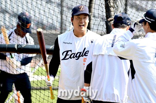 '김상수-김도영 소환' 한화 19살 괴물루키 대반전, 어떻게 1021승 명장이 반했나…김경문 파격 선언