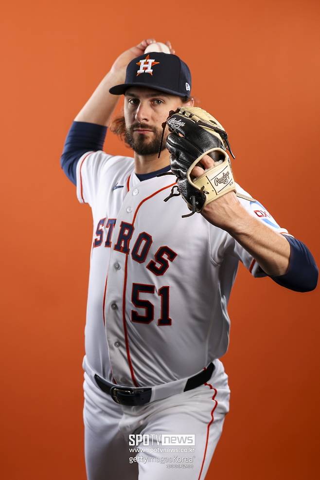 한화 떠나지 말걸 그랬나…와이스 ML 첫 등판서 홈런 쇼크, 157km 강속구에도 고개 숙였다