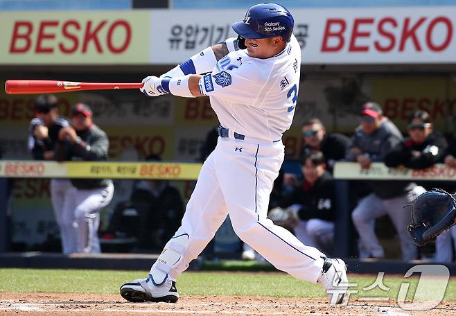 '42세 3개월 12일' 삼성 최형우, 추신수 넘어 역대 최고령 타자 출장