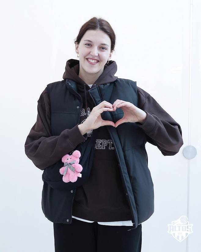 기업은행 외인 거포 빅토리아 출국…재계약은 새 감독이 결정